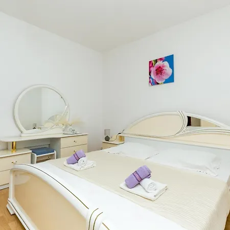 Semesterbostad Family Friendly House With A Swimming Pool Pozorac, Trogir - 22648