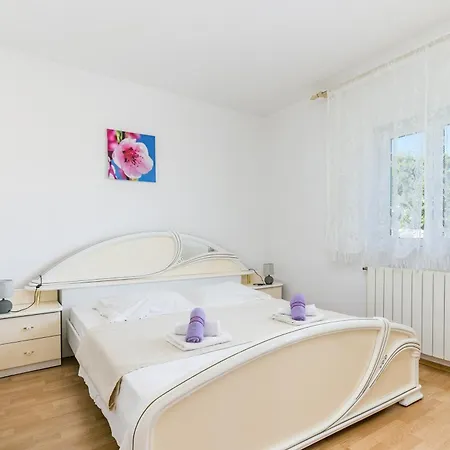 Semesterbostad Family Friendly House With A Swimming Pool Pozorac, Trogir - 22648 Marina